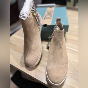 NEW TOMS Jamie Suede Ankle Boots Sand – Women’s 8 – NIB